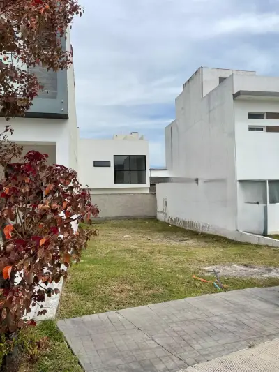 Terreno en venta en Tlajomulco de Zúñiga - foto 2