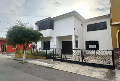 Remato casa en calle Juárez Centro coquimatlan, Colima.