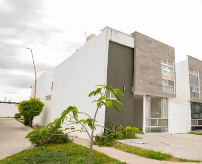 Casa en venta en Aguascalientes - foto 2