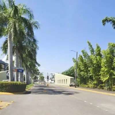 Remato casa en exclusivo fracc. Las palmas. Sin posesión.