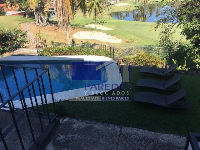 Casa en Renta de 3 recamaras en campo de golf  Ixtapa A02