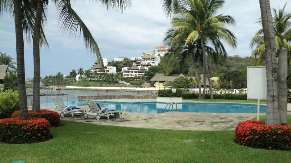 Villa aterrazada de 4 recamaras en la Marina Ixtapa A31