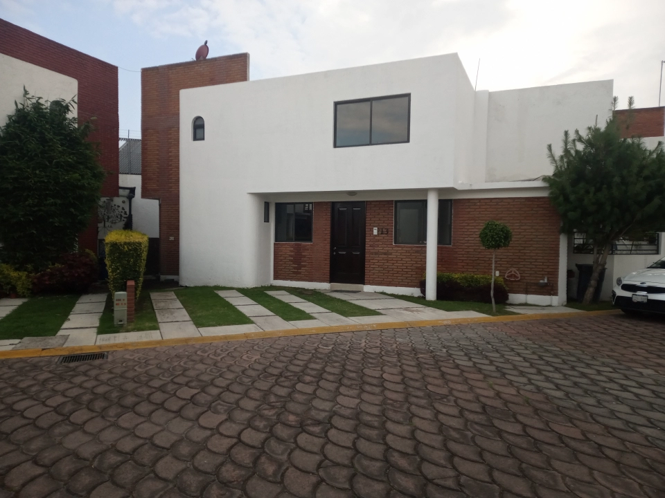 Hermosa casa en Rincón de los Reyes