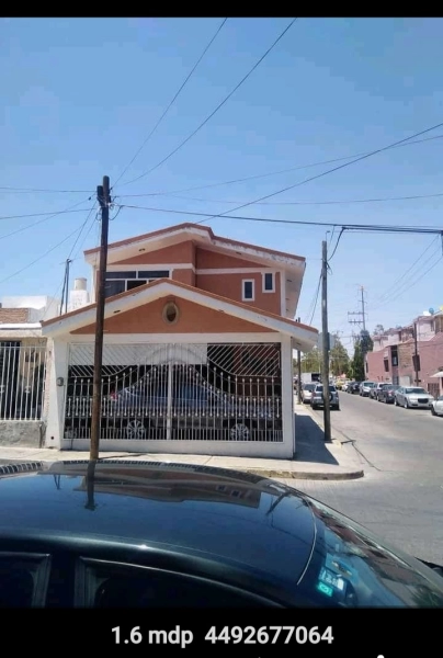 Hermosa Casa en  Venta  en el Fidel Velazquez 449 2677064