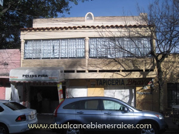 Venta de casa para remodelar con locales comerciales