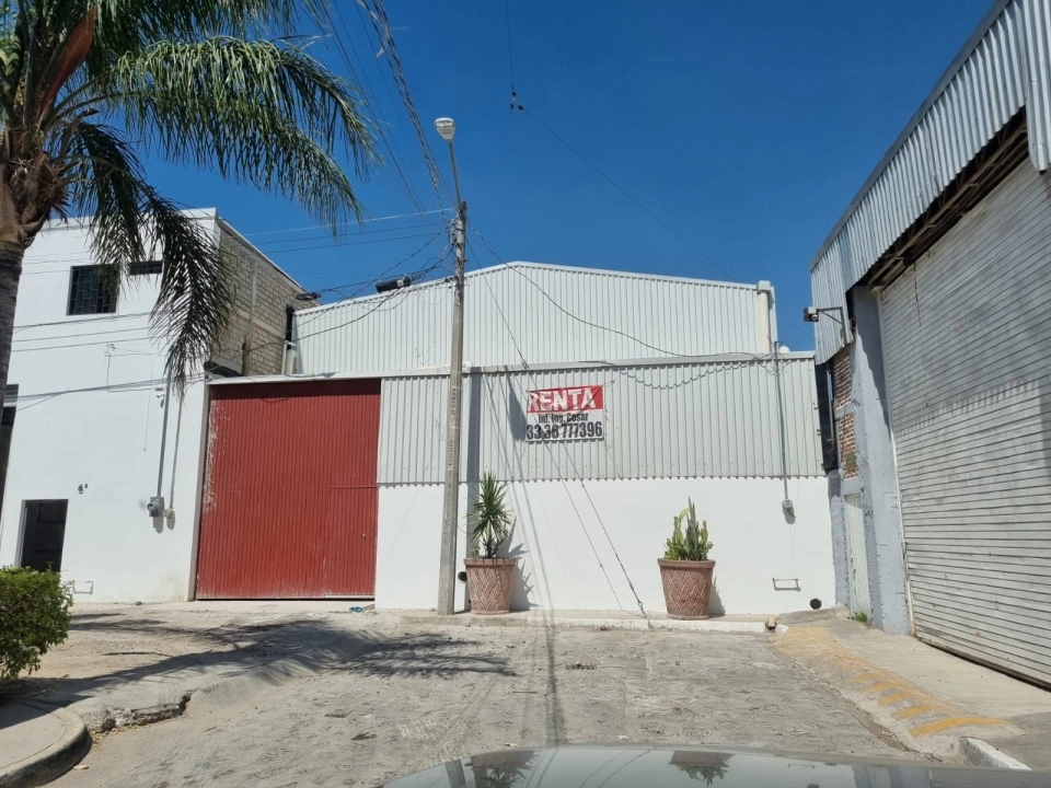 BODEGA NUEVA DE 300 MT2, PISO PULIDO DE CONCRETO NUEVO,