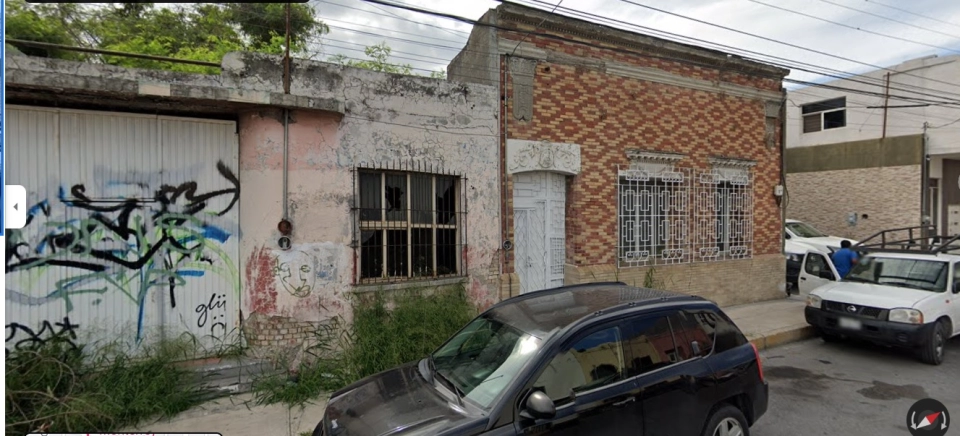Terreno con casa para remodelar Calle Diego de Montemayor