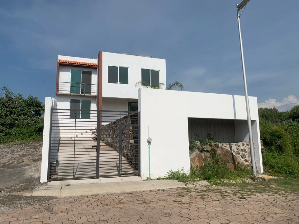 casa con alberca en el Mirador de Oaxtepec Morelos