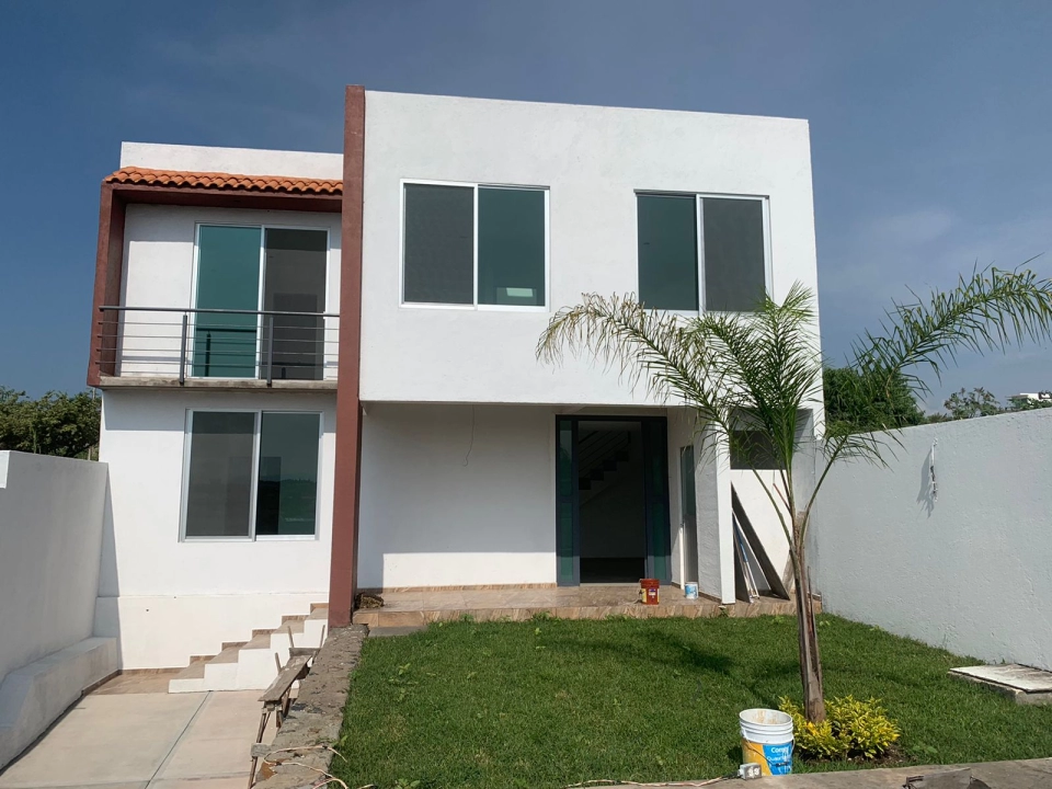 Casa nueva con alberca, Oaxtepec Morelos. 3 recámaras