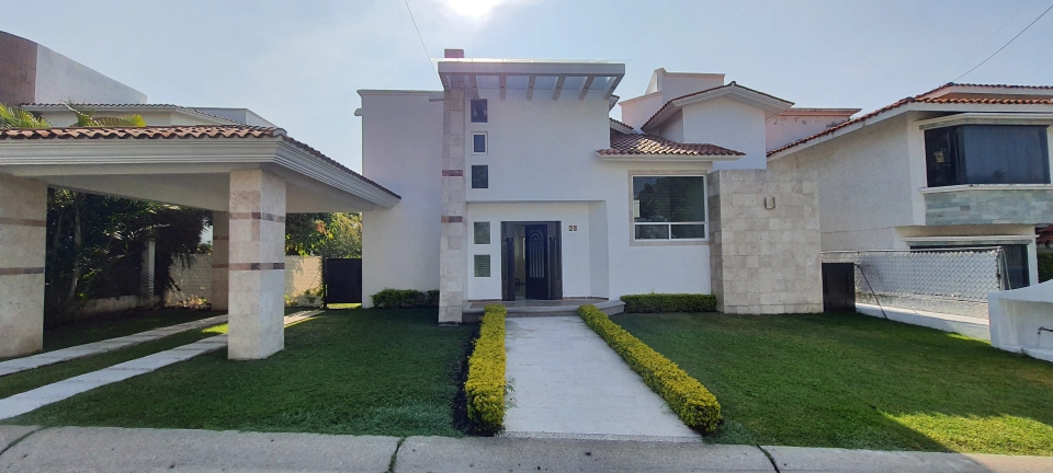  Hermosa Casa Recien Remodelada en Lomas de Cocoyoc 