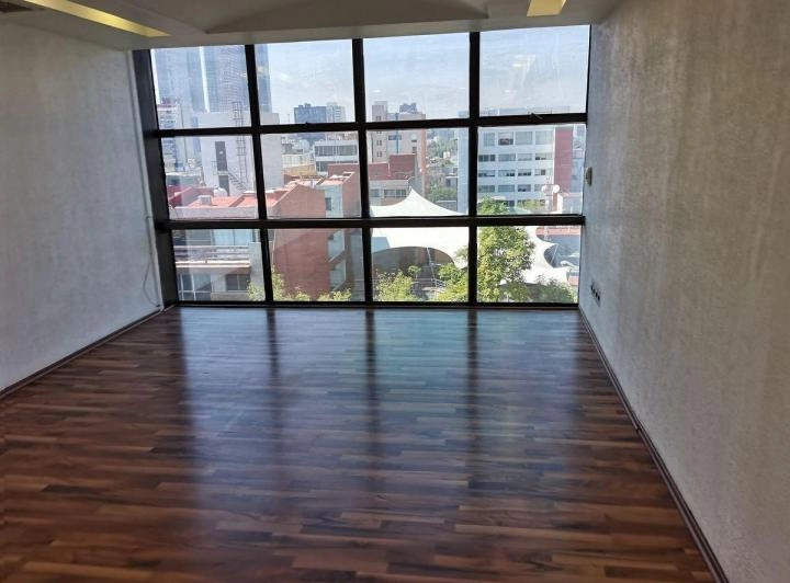 Excelentes pisos para oficinas, cada uno cuenta con 320 m2