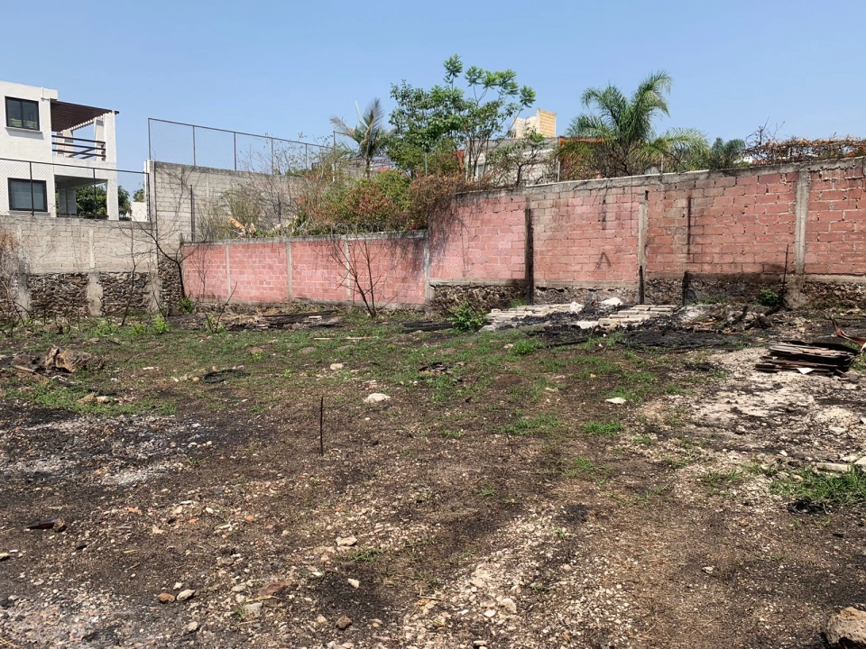 terreno en fraccionamiento Jardines de Tlayacapan Morelos