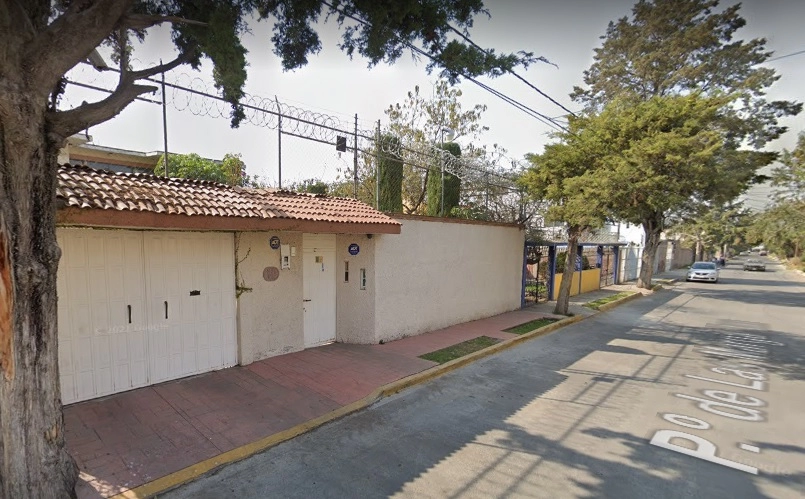 CASA EN DESNIVELES DE 3 PISOS, HACIENDA OJO DE AGUA