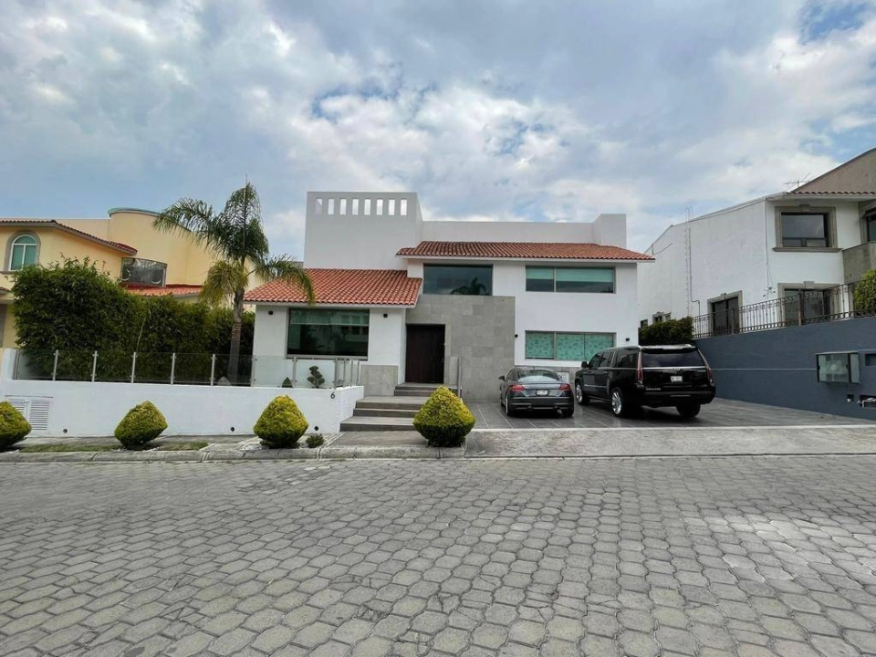 407552 SE VENDE HERMOSA RESIDENCIA EN ZONA ESMERALDA 