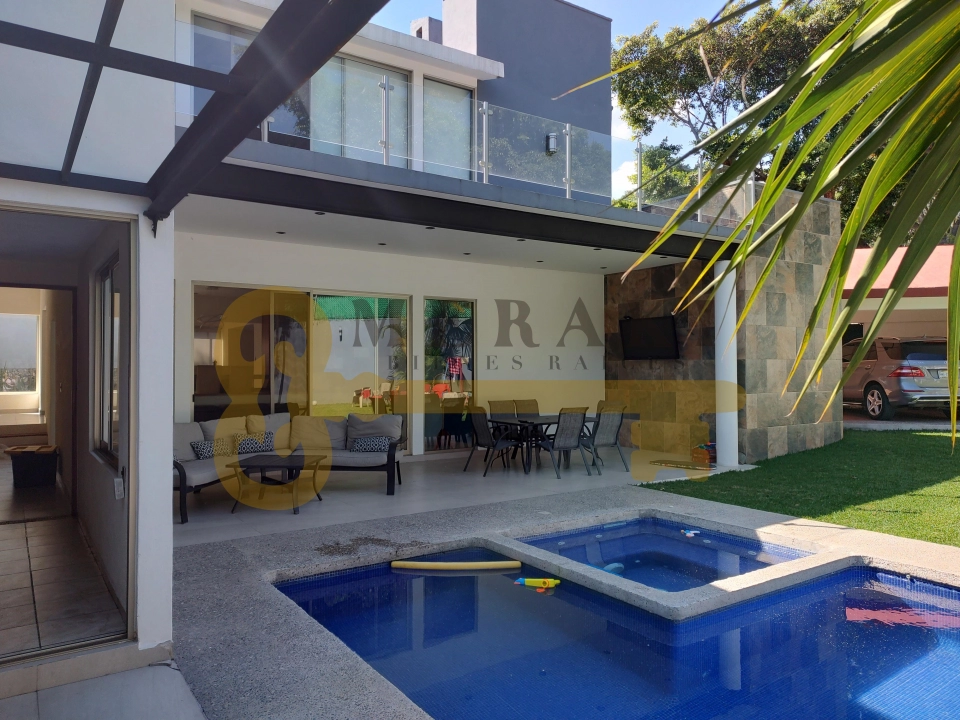 Casa totalmente remodelada en zona dorada de Cuernavaca