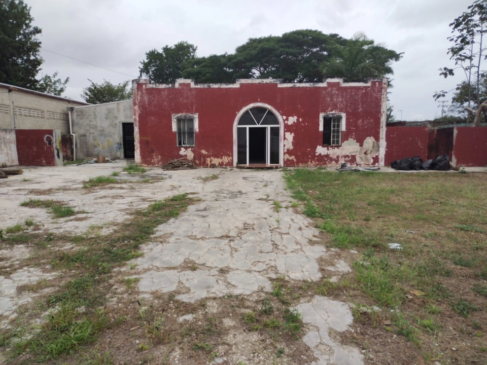 RENTA DE TERRENO EN LA COL. GARCIA GINERES MERIDA YUC. EN AV