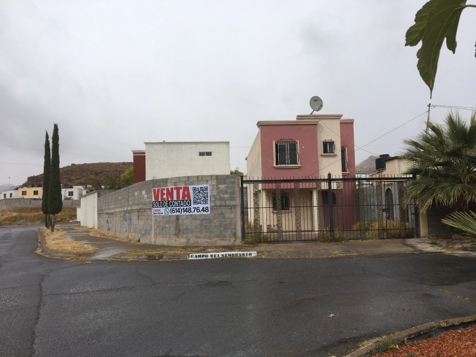 Casa en Venta en Campobello En Esquina con Terreno Excedente