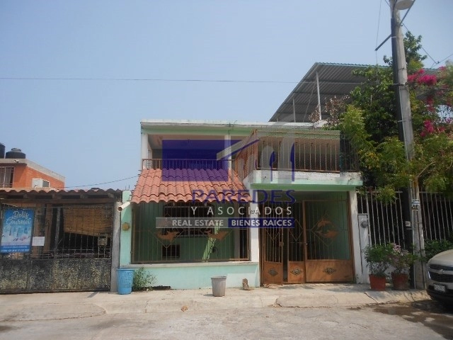 C104 Casa en venta en La Puerta del Sol Ixtapa