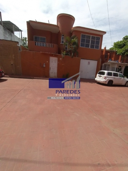 C108 Casa en venta en el Centro de Zihuatanejo