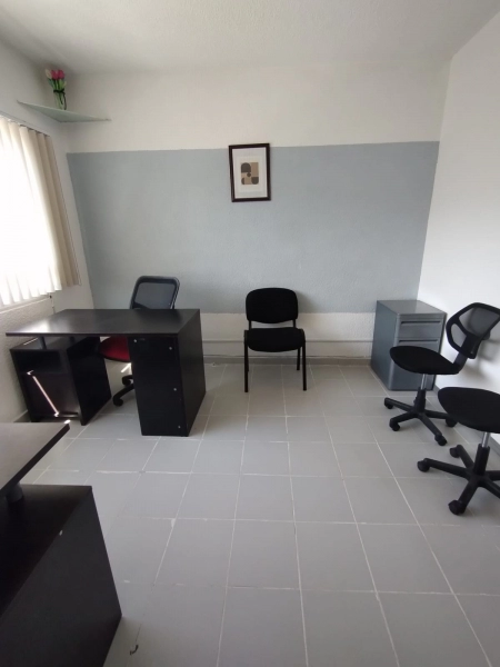 ¡Oficina de 9 m² en Viveros de la Loma por $3500/mes!