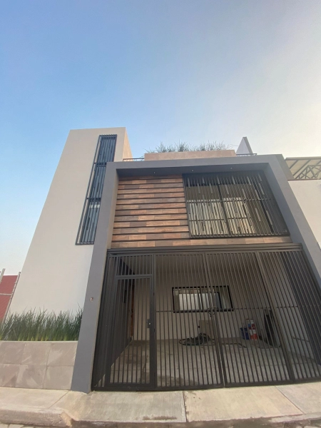 Hermosa casa en venta en La Carcaña 