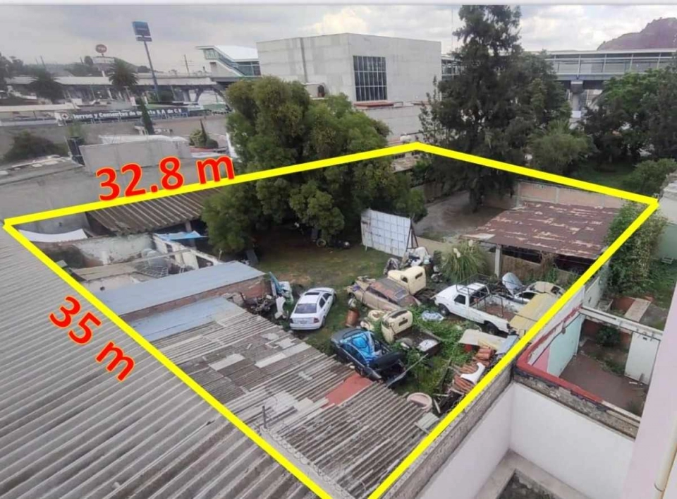 Terreno con uso de suelo habitacional privado