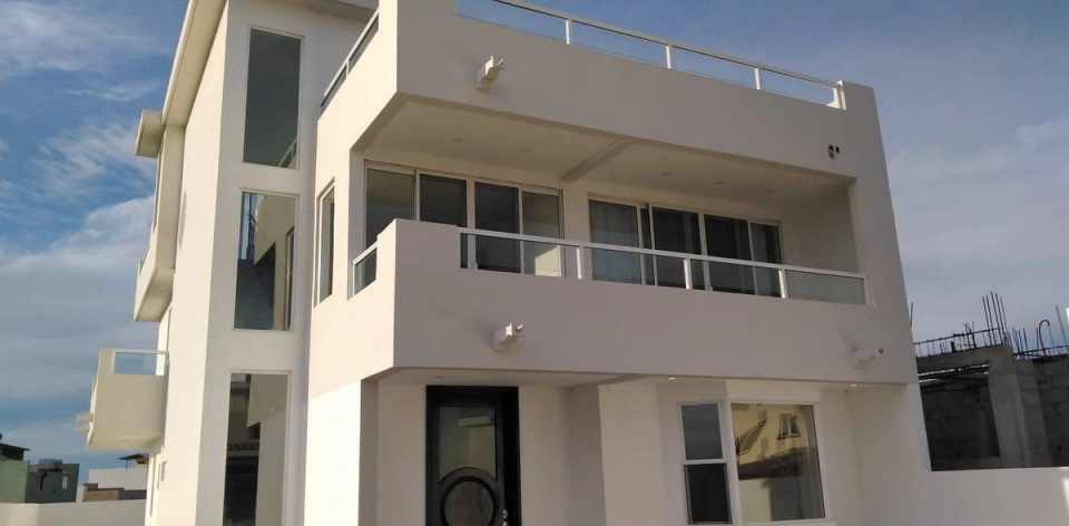 HERMOSA CASA EN ROSARITO COMPLEJO EXCLUSIVO DE 3 NIVLES