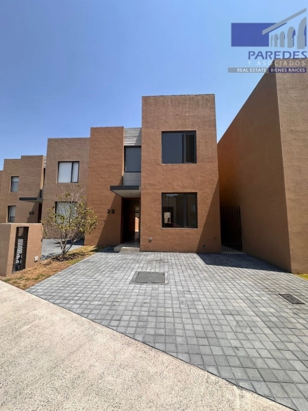 QC106 Casa Nueva en Venta 4 Recámaras,  Zibata Querétaro