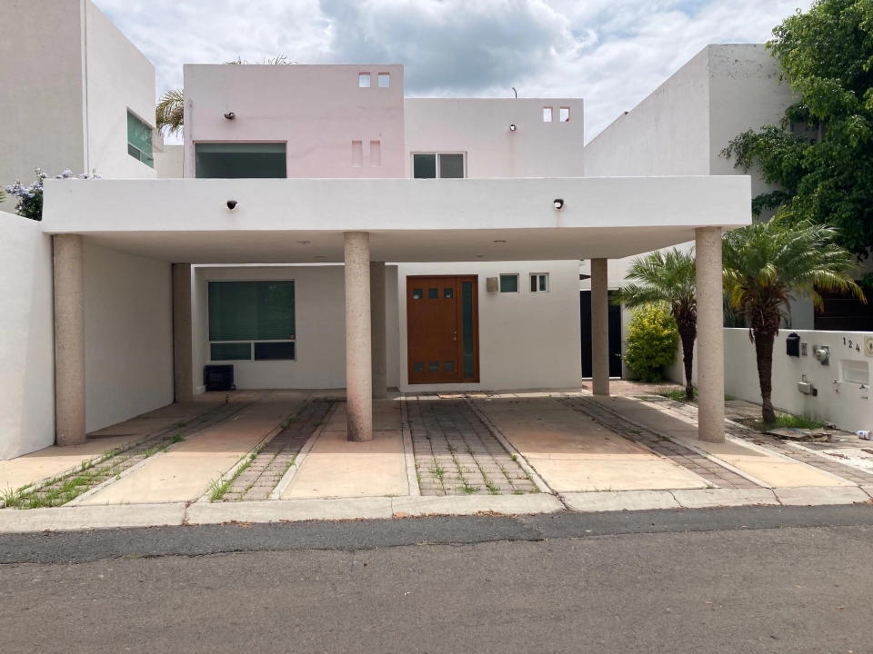 Excelente casa en renta en Punta Juriquilla