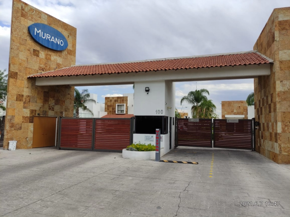 Casa en muy buen estado en venta en Pda Murano, Juriquilla