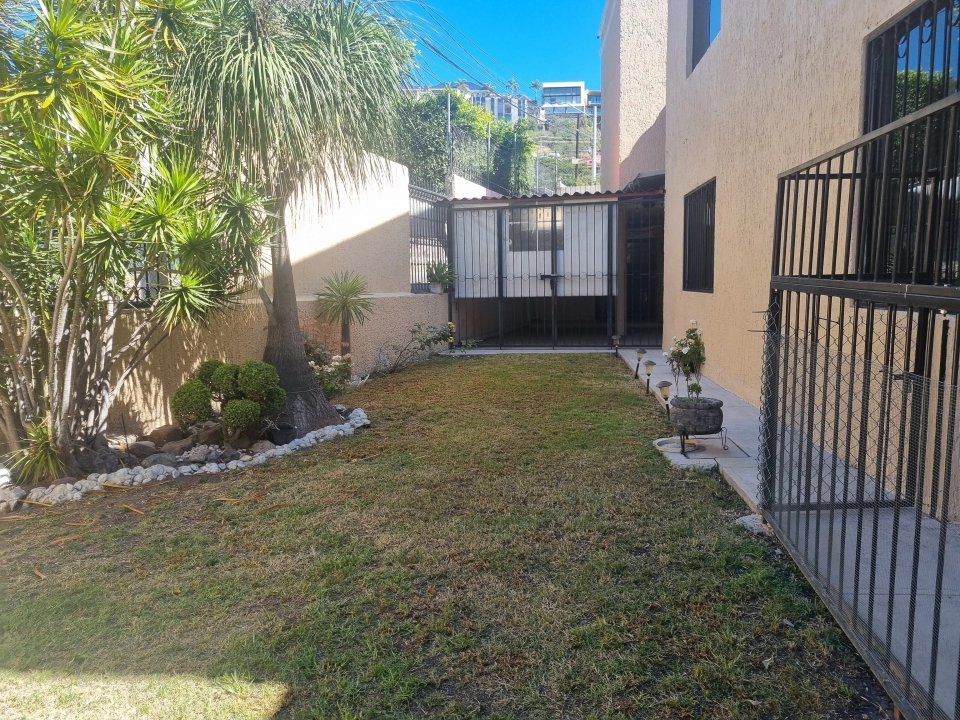 Excelente casa en venta en la entrada de Querétaro