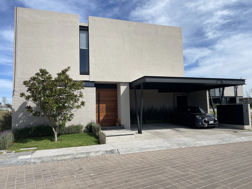 Casa semi-nueva en venta en Condominio Lomas Campa Nte