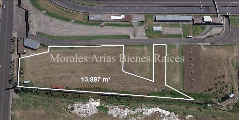 Terreno con uso de suelo comercial en venta, Amozoc Puebla.