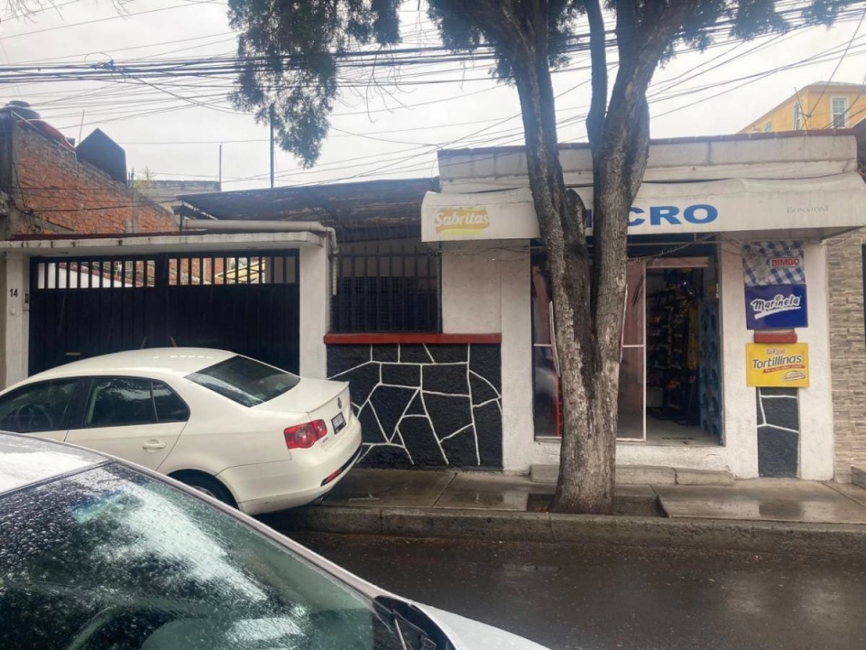 VENTA DE CASA CON EXCELENTE UBICACIÓN EN AZCAPOTZALCO 