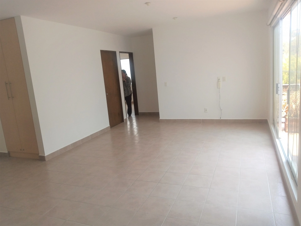 Moderno y Amplio depto. 90 M2, Col. Las Aguilas. 