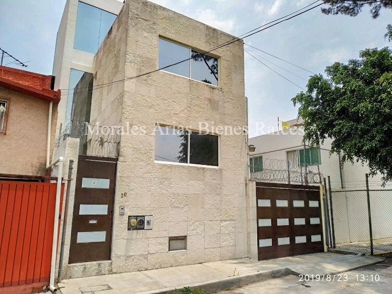 Edificio con 2 deptos. en venta, Col. Campestre Coyoacán