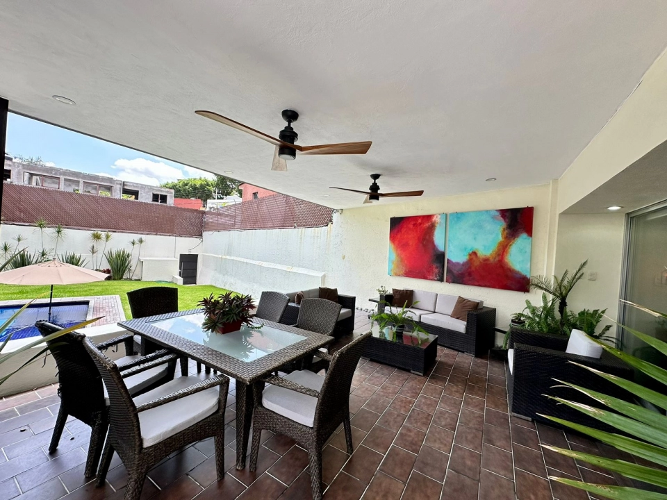 EN RENTA Y VENTA IMPONENTE CASA DE 5 HAB EN CUERNAVACA