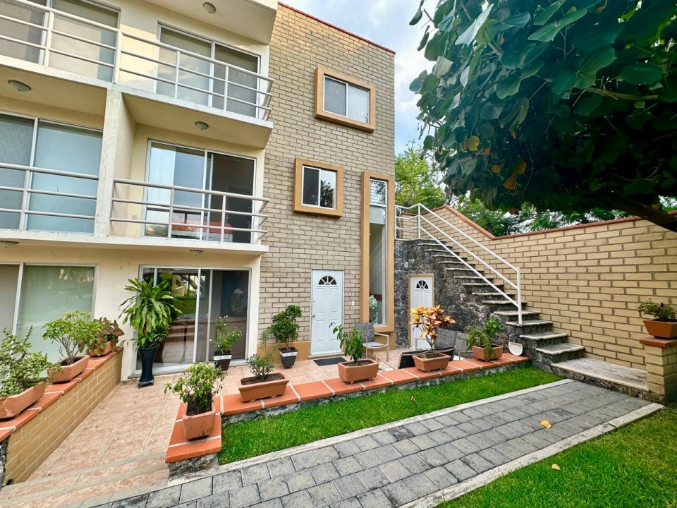 BONITA CASA EN CONDOMINIO, VIGILANCIA Y ALBERCA CLIMATIZADA