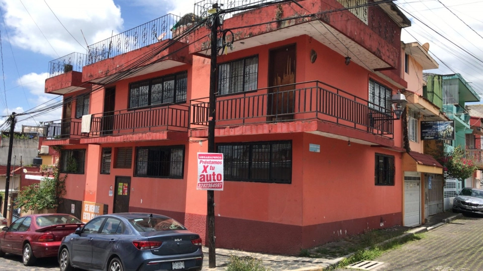 MAGNIFICA CASA , CENTRO, PARA NEGOCIOS, ETC.  BUENA INVERSI