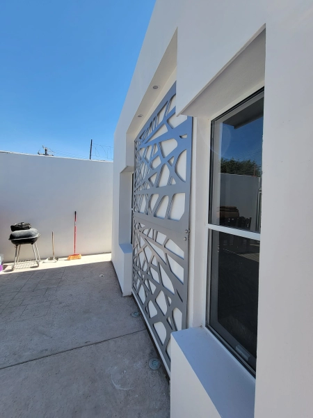 EN VENTA HERMOSA CASA NUEVA DE UNA PLANTA  C. MONTES DE OCA 