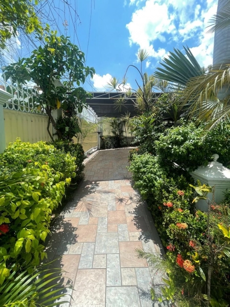 Hermosa Residencia en Colinas de San Miguel