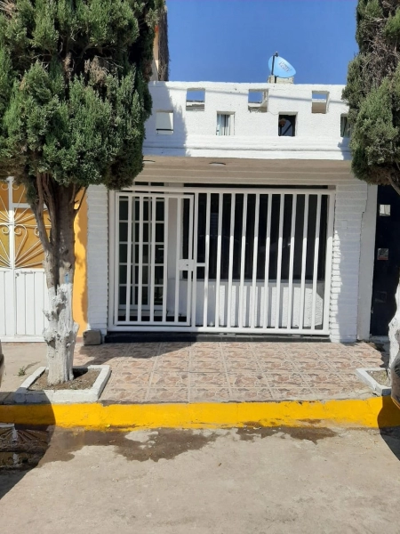 CASA VENTA ROBLES IZCALLI