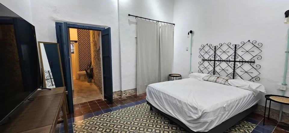 VENTADE CASA AMUEBLADA EN AV. ITZAES MERIDA YUCATAN