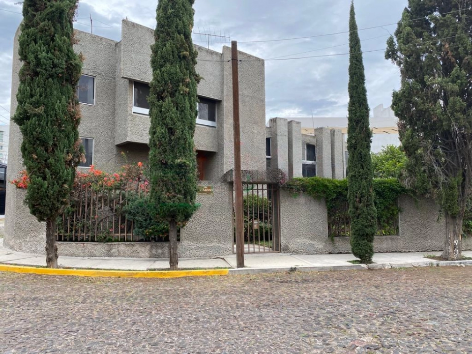 CASA EN VENTA EN ÁLAMOS SEGUNDA SECC. (EXCLUSIVA)