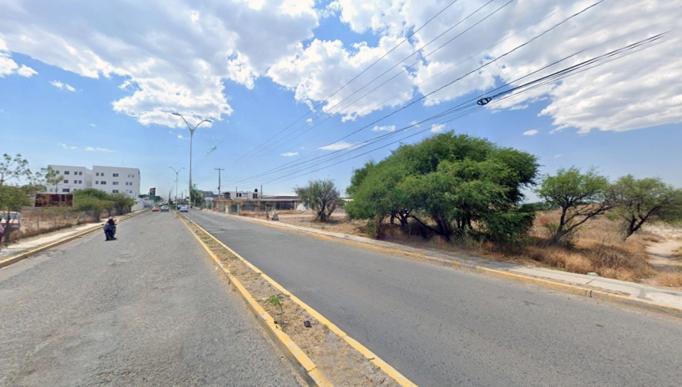 TERRENO EN RENTA EN AV. UNIVERSIDAD, SAN JUAN DEL RÍO