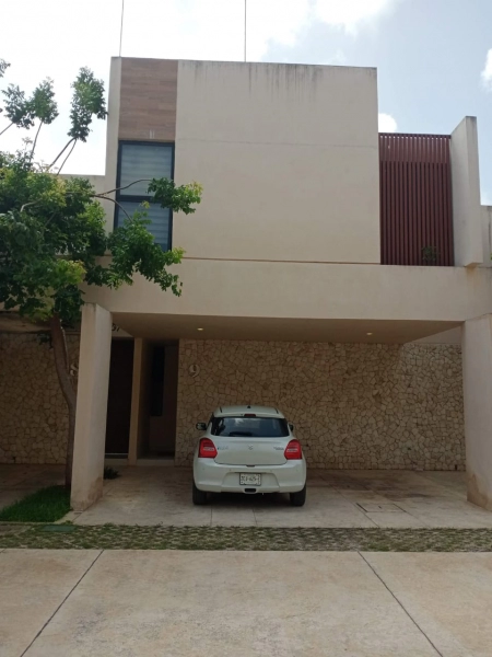 RENTA DE TOWNHOUSE EN PRIVADA DE MONTEBELLO 