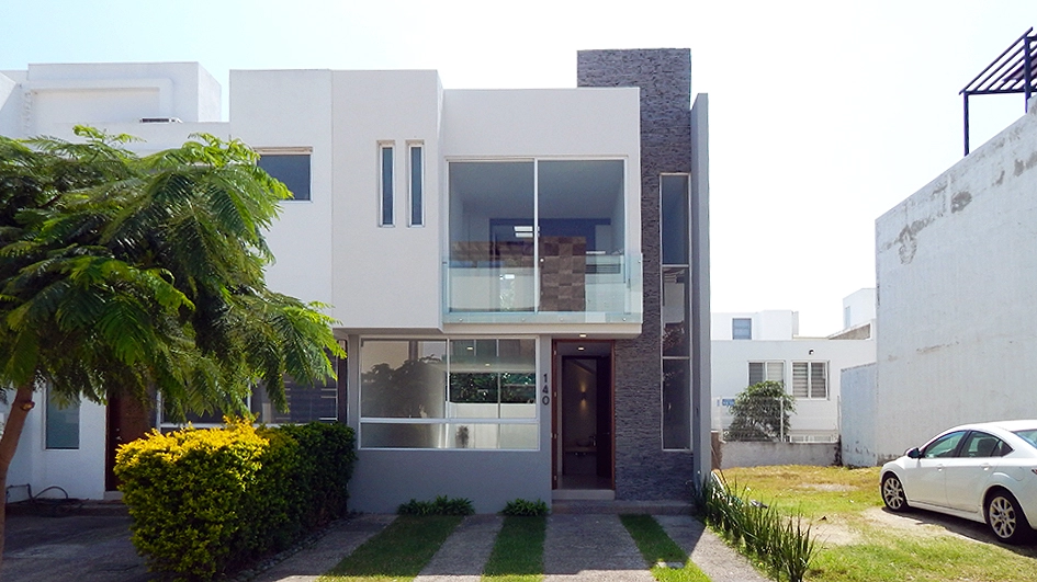 CASA NUEVA EN EL ORIGEN (TORRENTA), TLAJOMULCO. 147 Mts.