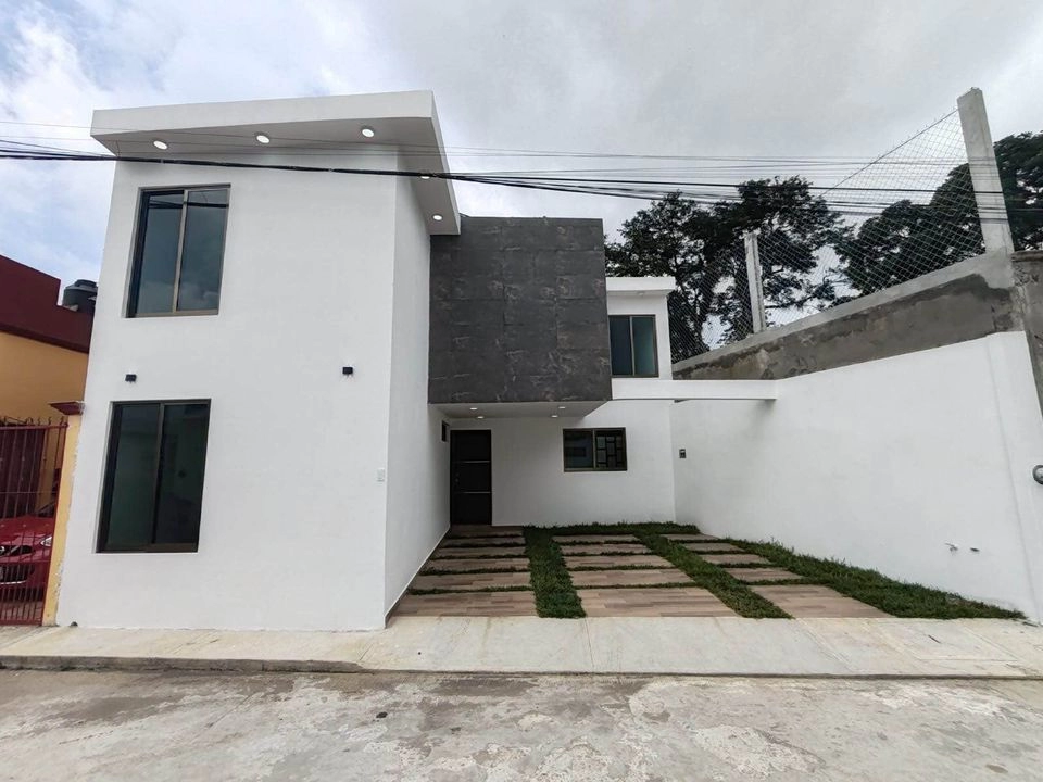 Casa en venta en Coatepec, Zona Campo Viejo privada