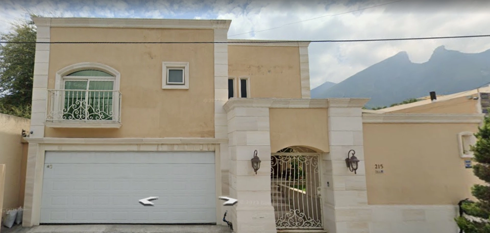 HERMOSA CASA EN VENTA DE REMATE EN MONTERREY, N.L.