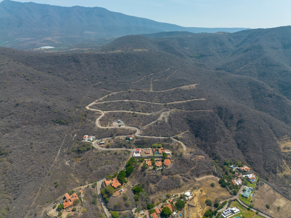 Terreno en fraccionamiento cerrado en el Chante, Jocotepec